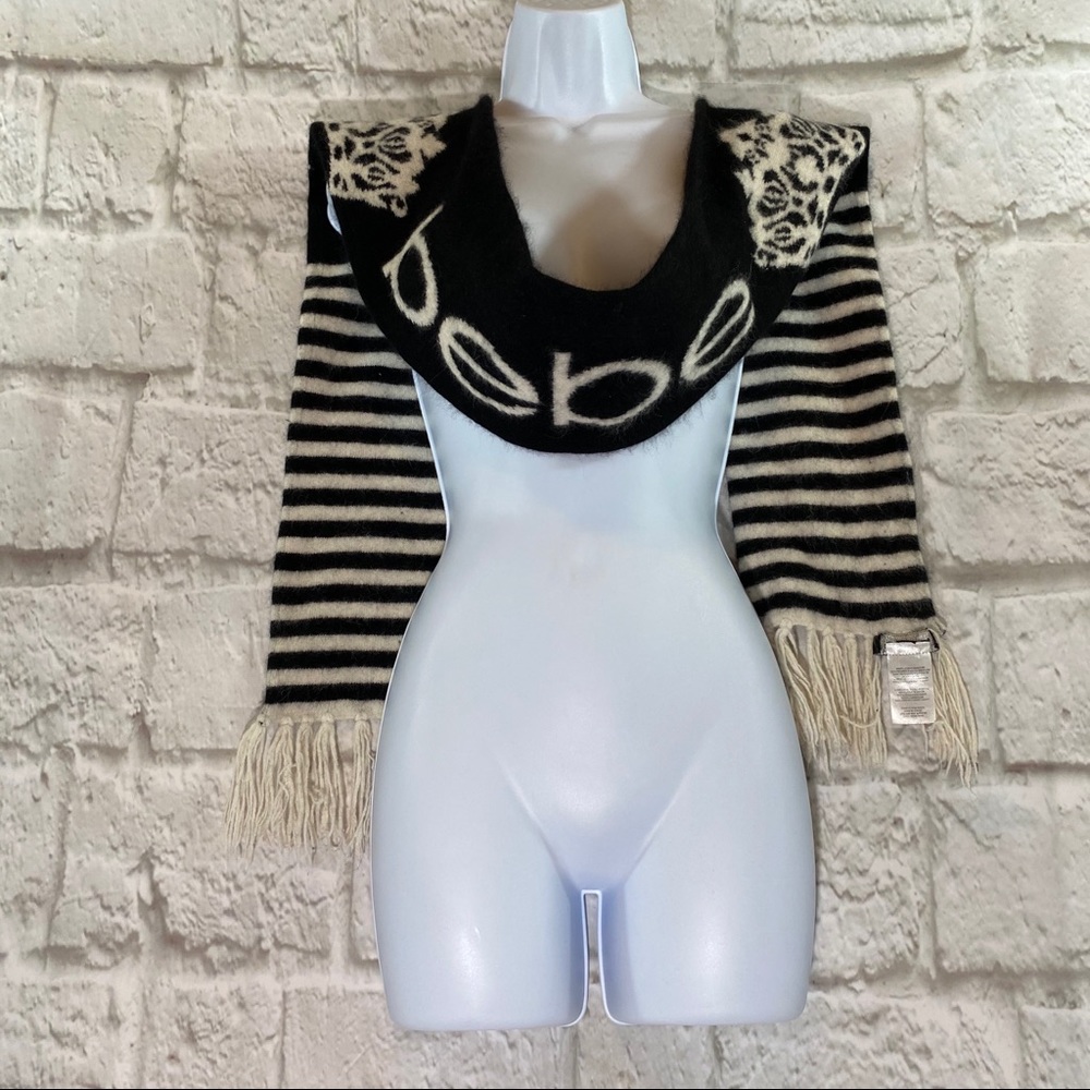 👑Bebe Black & White Angora Scarf With Fringe👑